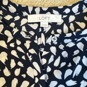 NWOT Ann Taylor loft shortsleeve top size extra small color black never worn